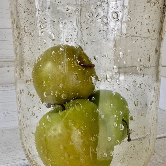 BUBBLE GLASS, FOOTED PEDESTAL VASE. CLEAR, THICK GLASS. NO CRACKS OR CHIPS. - Picture 5 of 9
